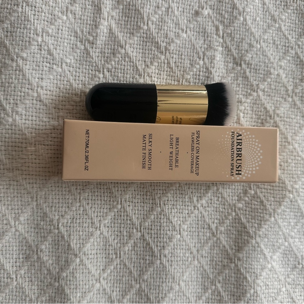 Foundation Brush - Black and Gold